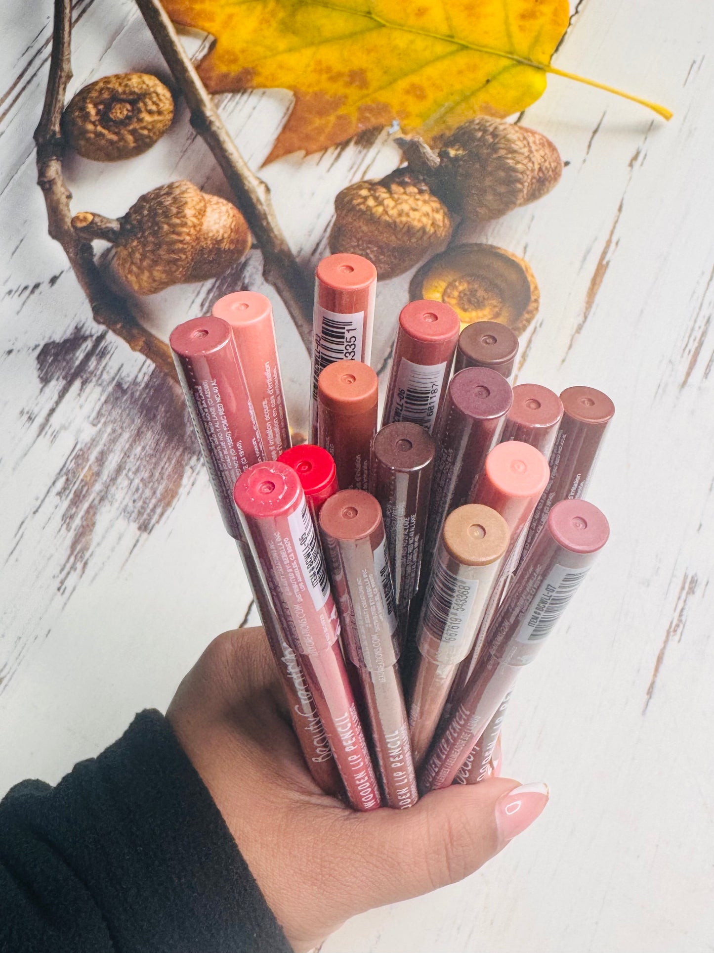 Wooden lips pack x16 Beauty Creations