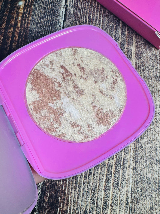 Iluminador Barbie Colourpop