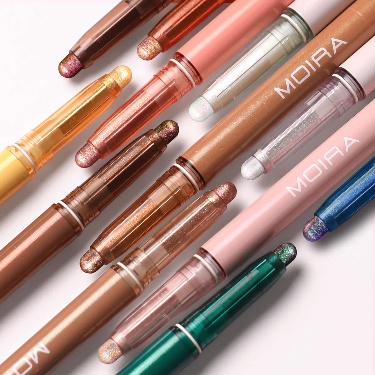 Sombra en barra Stellar Glaze  Moira Beauty